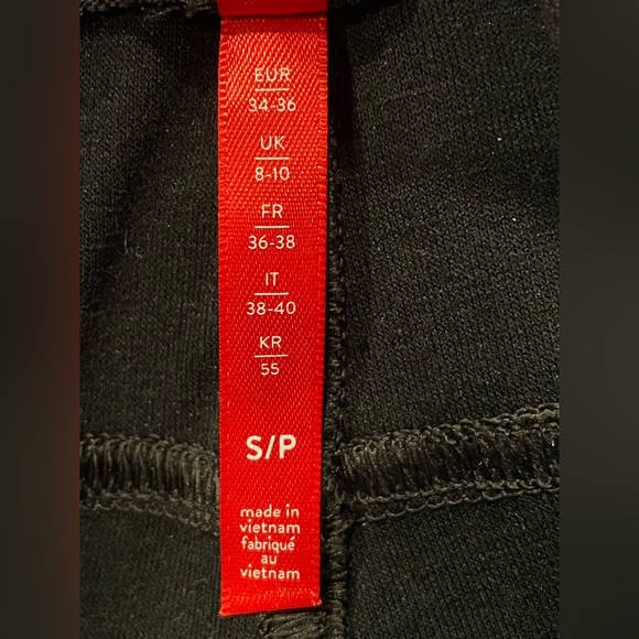 Spanx leather like ankle skinny pant. Size S - Picture 2 of 3